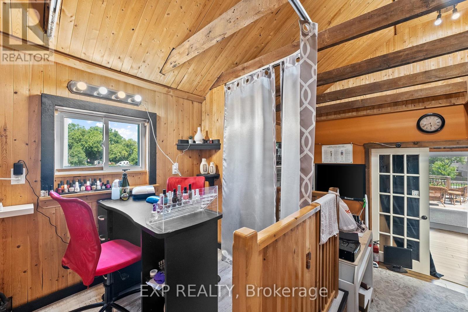 104 William Street N, Kawartha Lakes (Lindsay), Ontario  K9V 4A5 - Photo 13 - X12404159