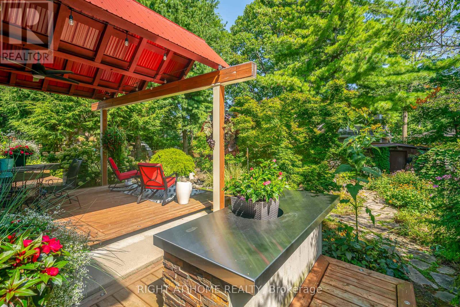 13 Oak Drive, Niagara-On-The-Lake, Ontario  L0S 1J0 - Photo 37 - X12404217