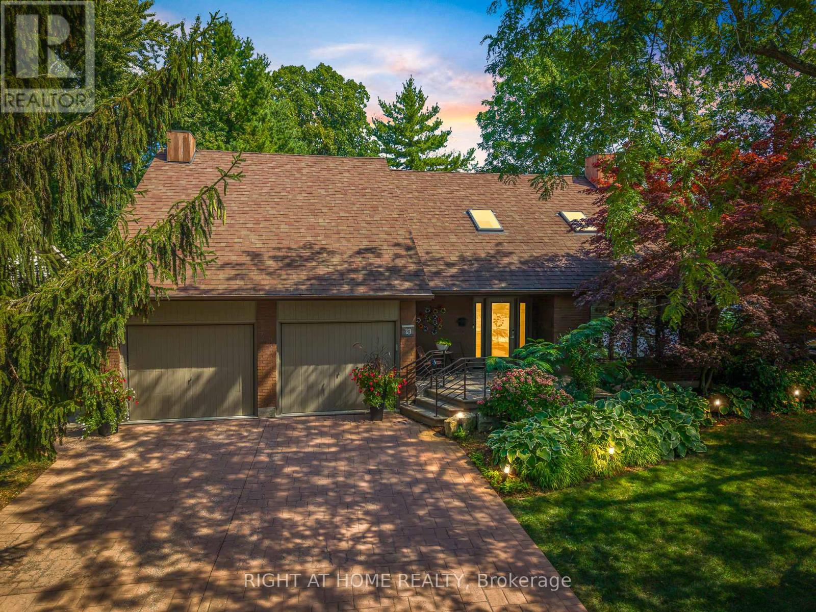 13 Oak Drive, Niagara-On-The-Lake, Ontario  L0S 1J0 - Photo 7 - X12404217