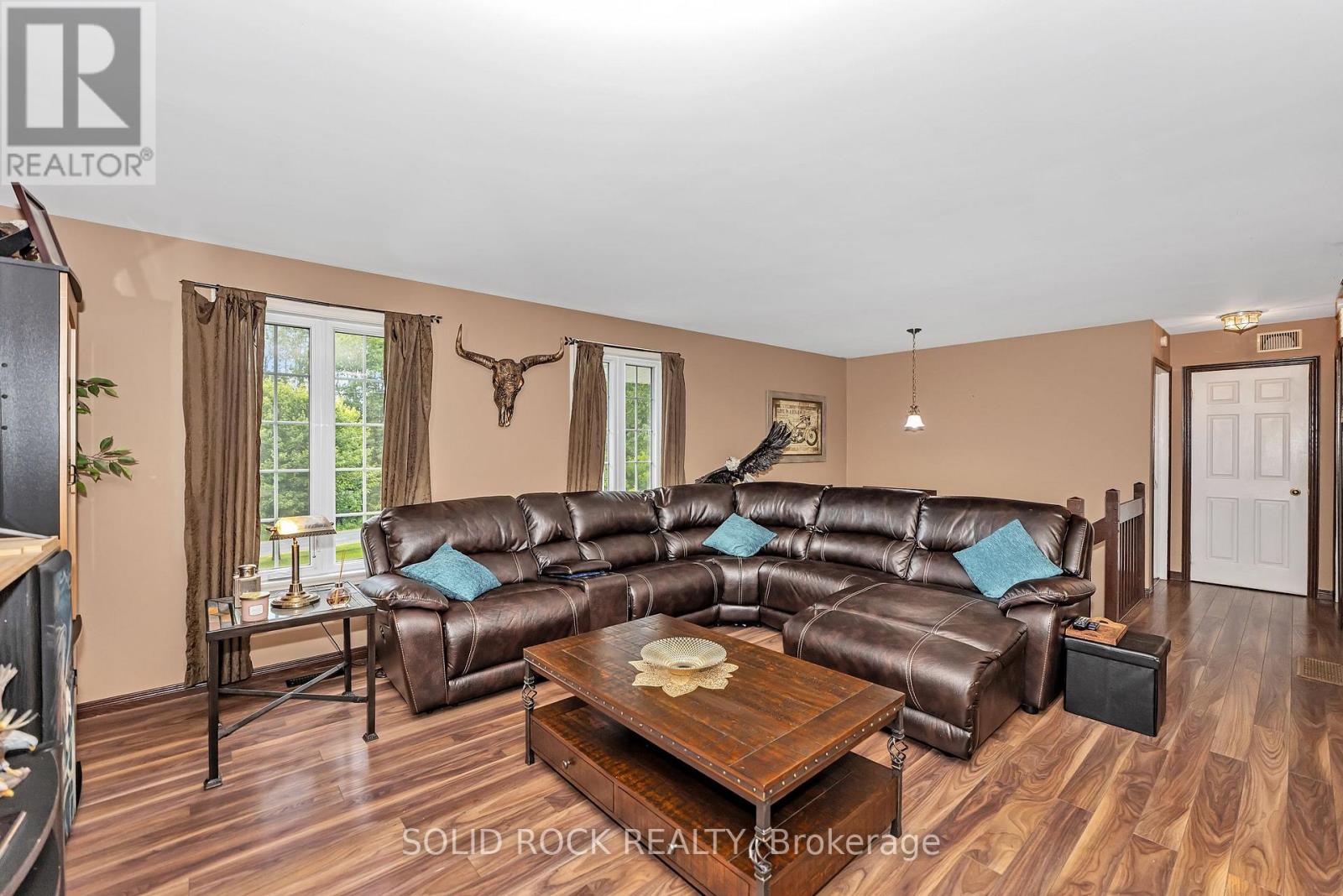 17372 Cameron Road, South Stormont, Ontario  K0C 2A0 - Photo 6 - X12368942
