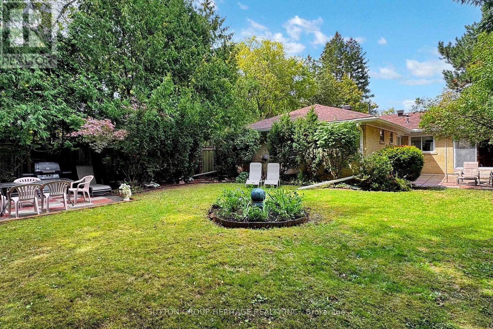 17 Brenham Crescent, Toronto, Ontario  M2M 2K9 - Photo 37 - C12396401