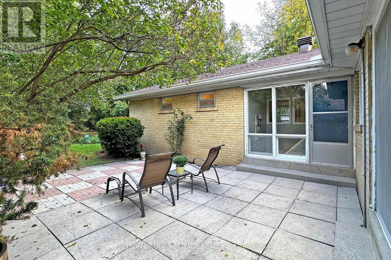 17 Brenham Crescent, Toronto, Ontario  M2M 2K9 - Photo 41 - C12396401