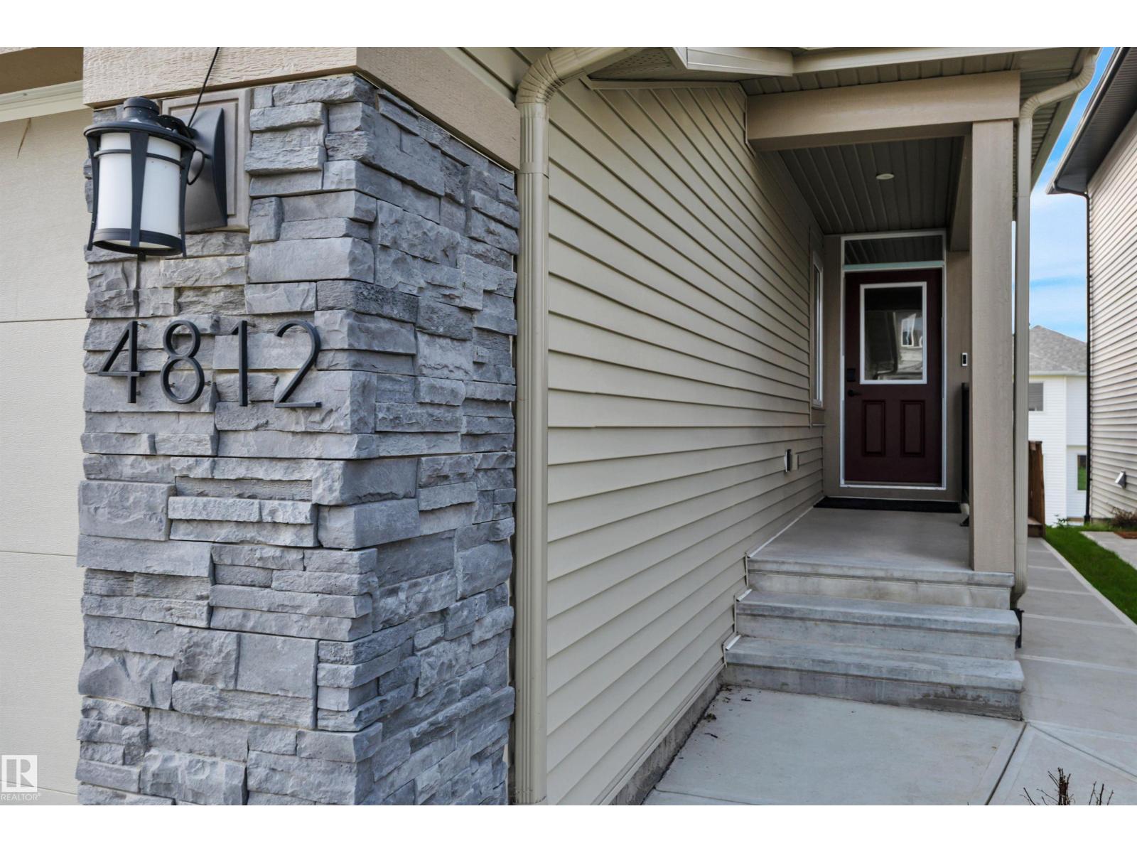 4812 Kinney Rd Sw, Edmonton, Alberta  T6W 5G2 - Photo 2 - E4457849