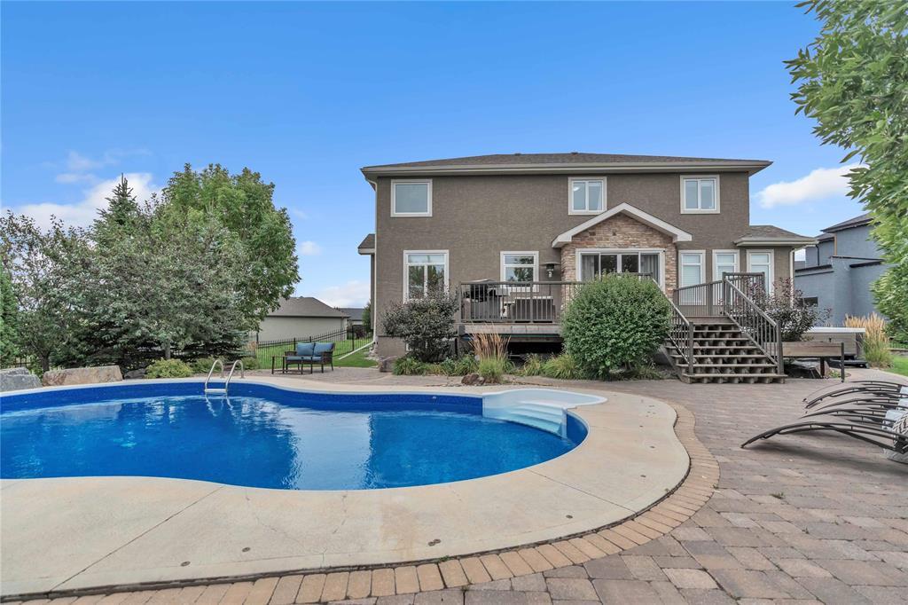 169 Saddleridge Lane, East St Paul, Manitoba  R2E 0N4 - Photo 1 - 202523009
