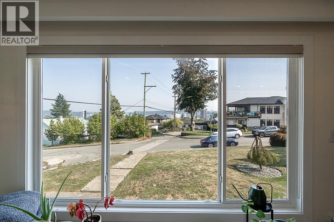 343 Churchill Avenue, New Westminster, British Columbia  V3L 4P5 - Photo 5 - R3047656