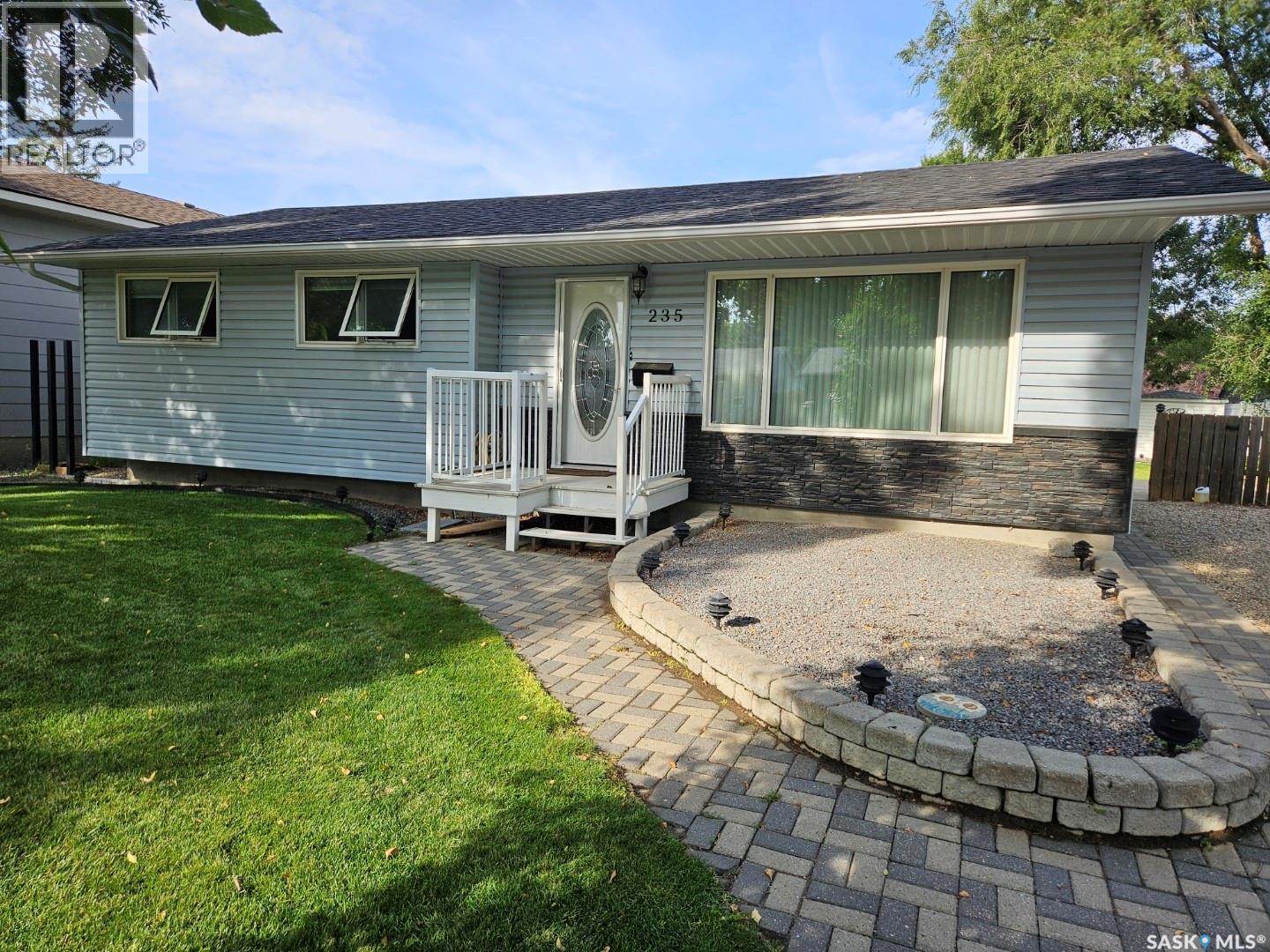 235 17TH STREET, Weyburn, Saskatchewan