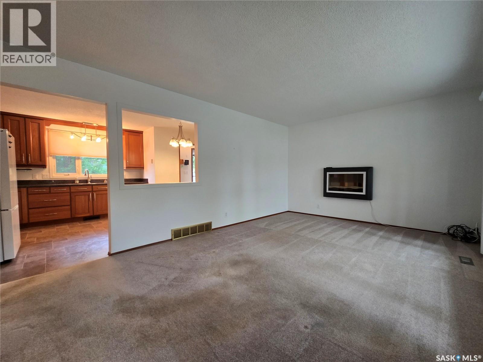 235 17th Street, Weyburn, Saskatchewan  S4H 2P1 - Photo 11 - SK018416