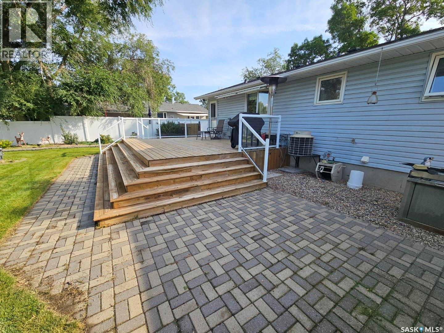 235 17th Street, Weyburn, Saskatchewan  S4H 2P1 - Photo 27 - SK018416