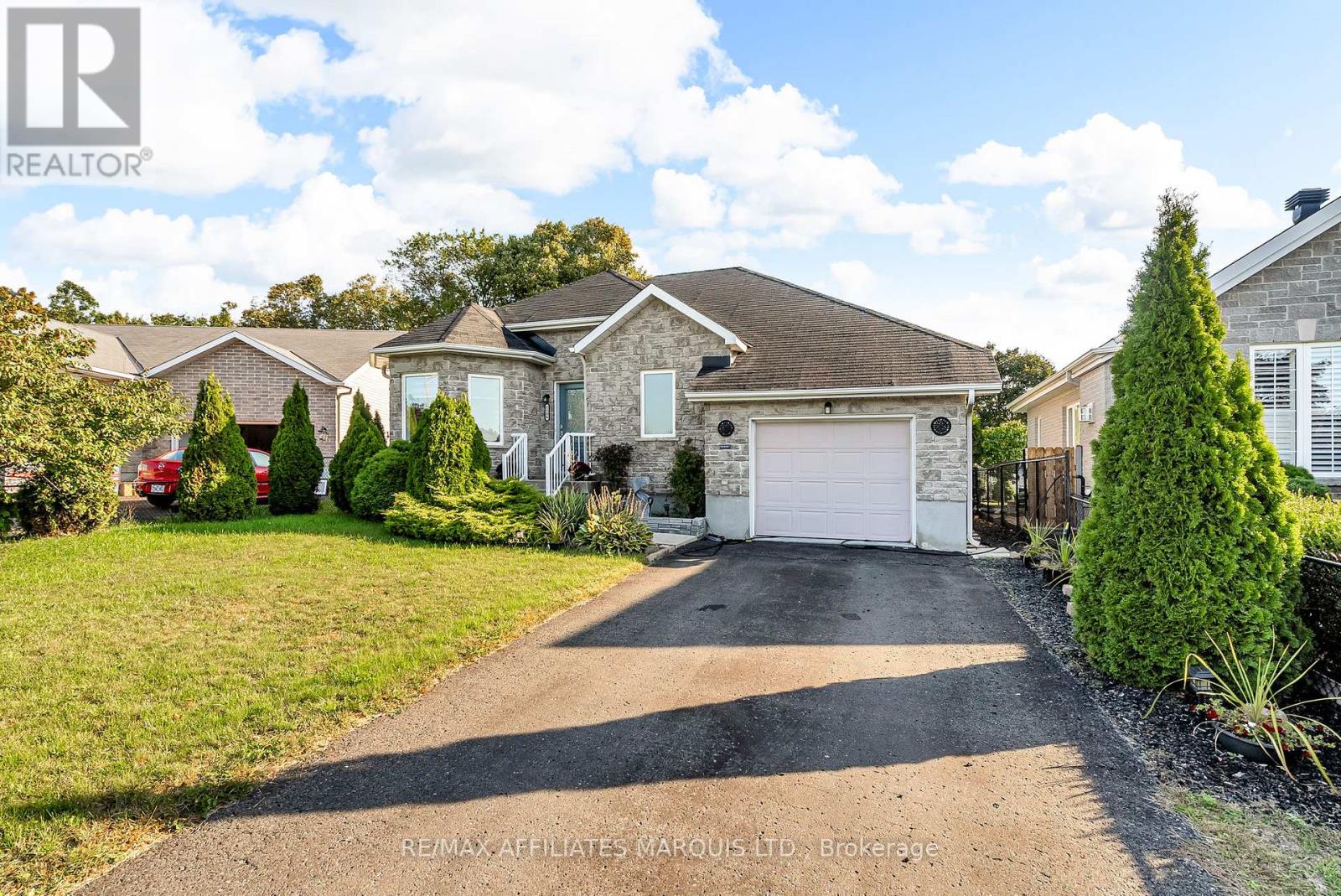 1286 DAPRAT AVENUE, Cornwall, Ontario