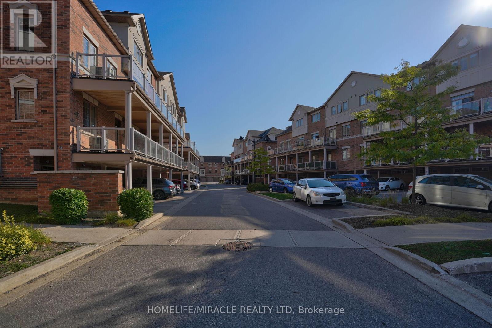 20 - 180 Howden Boulevard, Brampton, Ontario  L6S 0E6 - Photo 4 - W12402755
