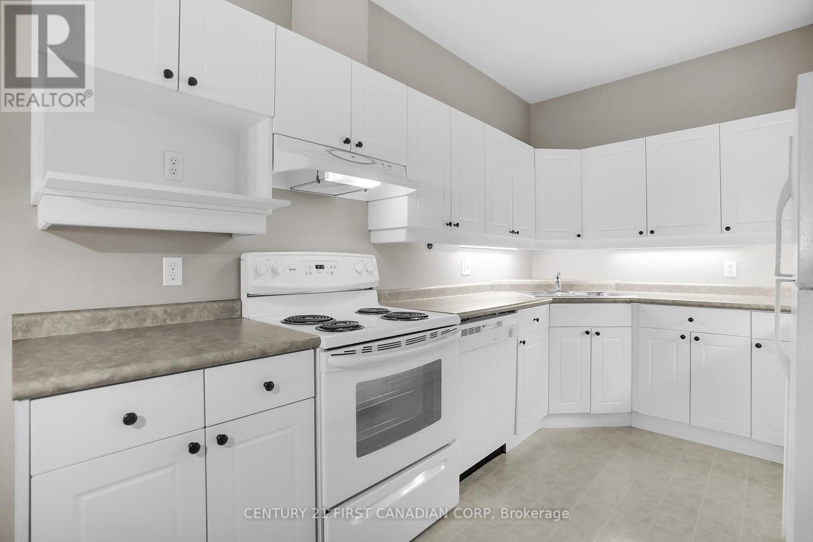 45 - 1555 Highbury Avenue N, London East, Ontario  N5Y 5R3 - Photo 10 - X12404245