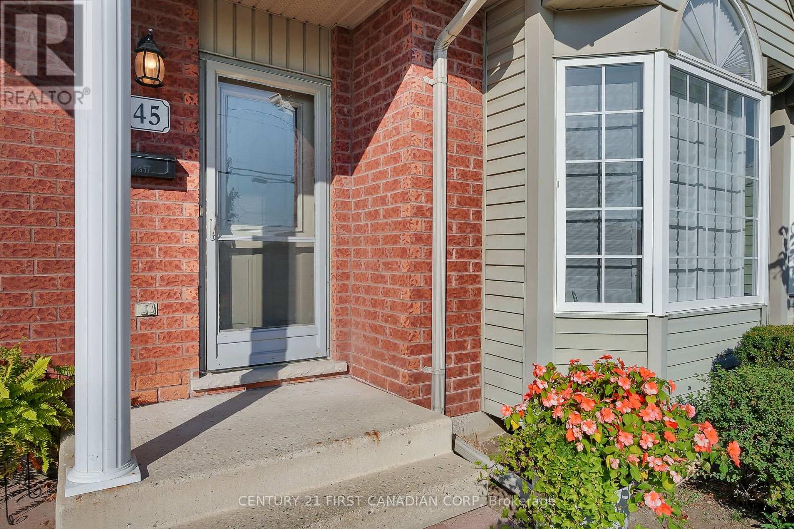 45 - 1555 Highbury Avenue N, London East, Ontario  N5Y 5R3 - Photo 3 - X12404245