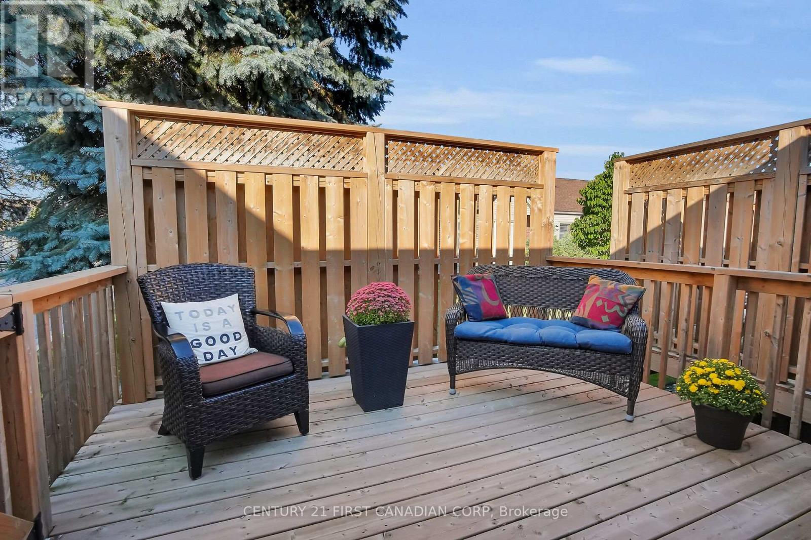 45 - 1555 Highbury Avenue N, London East, Ontario  N5Y 5R3 - Photo 28 - X12404245