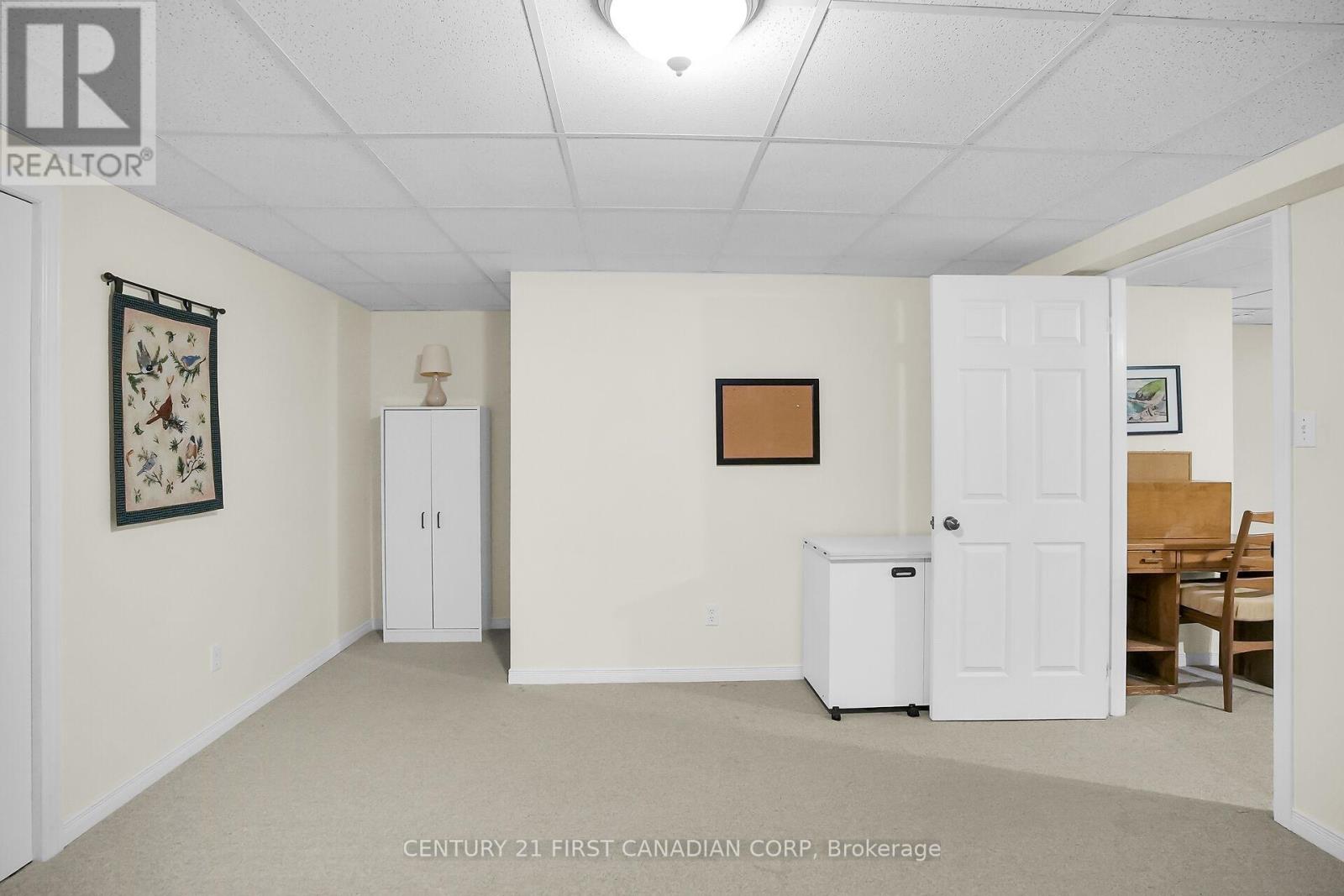 45 - 1555 Highbury Avenue N, London East, Ontario  N5Y 5R3 - Photo 27 - X12404245