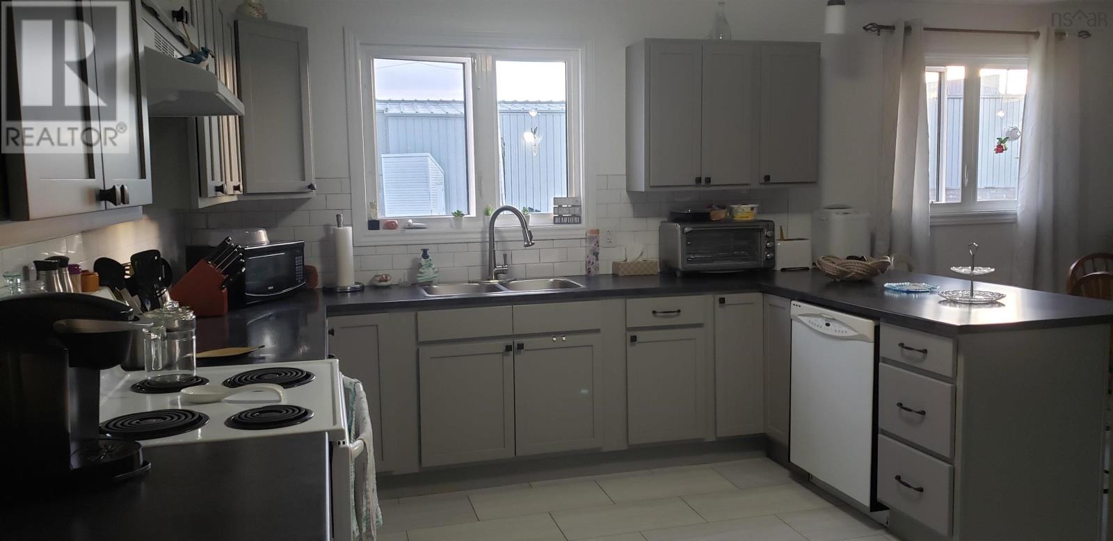 11 Toulouse Street, St. Peter's, Nova Scotia  B0E 3B0 - Photo 4 - 202503425