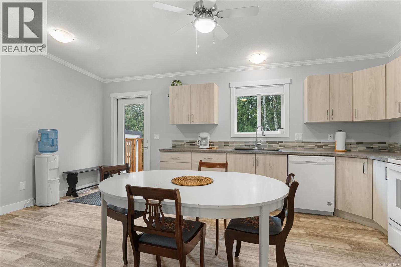 1040 Conville Rd, Gabriola Island, British Columbia  V0R 1X2 - Photo 10 - 1013947
