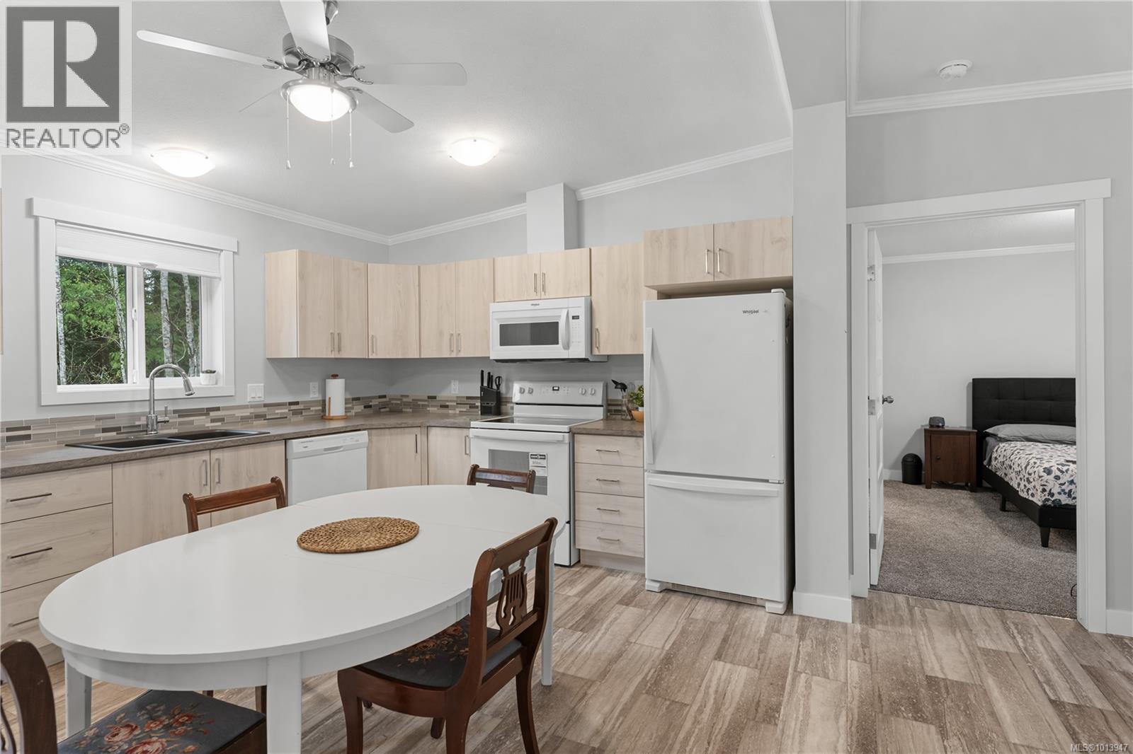 1040 Conville Rd, Gabriola Island, British Columbia  V0R 1X2 - Photo 6 - 1013947