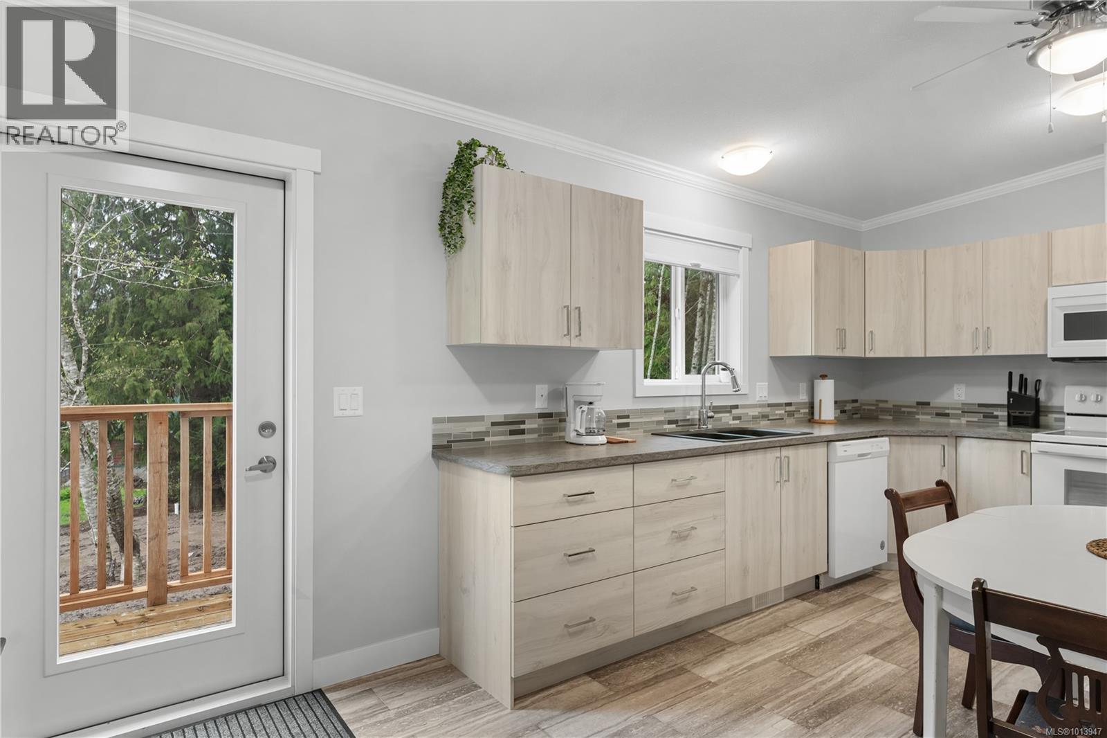 1040 Conville Rd, Gabriola Island, British Columbia  V0R 1X2 - Photo 9 - 1013947