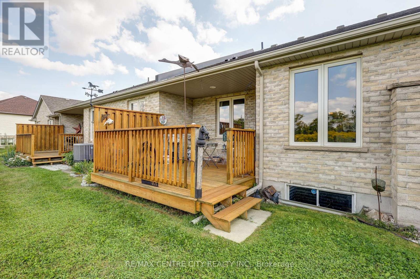 22 - 87 Donker Drive, St. Thomas, Ontario  N5P 4L2 - Photo 41 - X12404374
