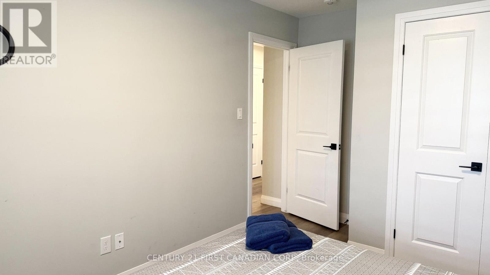 1814 Finley Crescent, London North, Ontario  N6G 0B4 - Photo 20 - X12404464