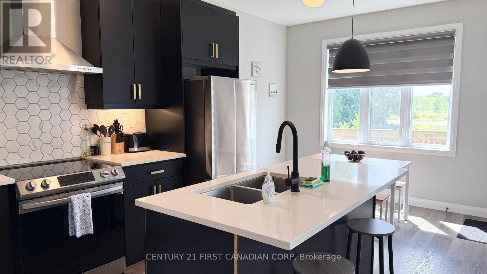 1814 Finley Crescent, London North, Ontario  N6G 0B4 - Photo 5 - X12404464