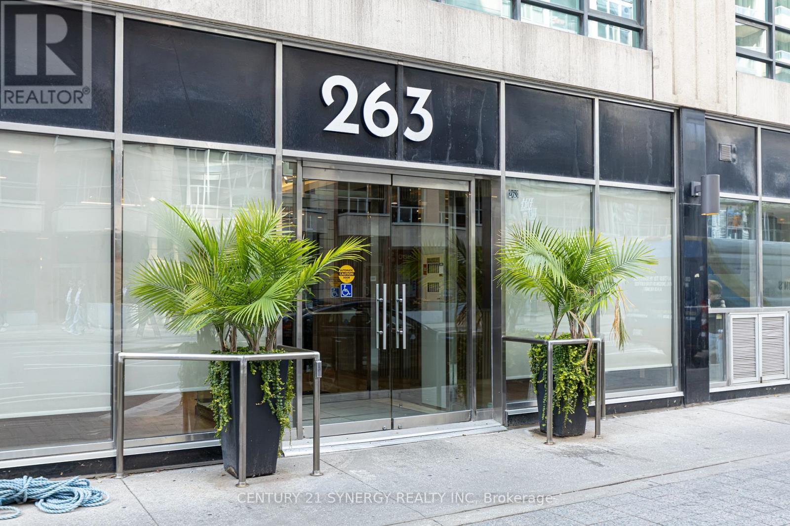 306 - 263 Wellington Street W, Toronto (Waterfront Communities), Ontario  M5V 3E6 - Photo 3 - C12404503
