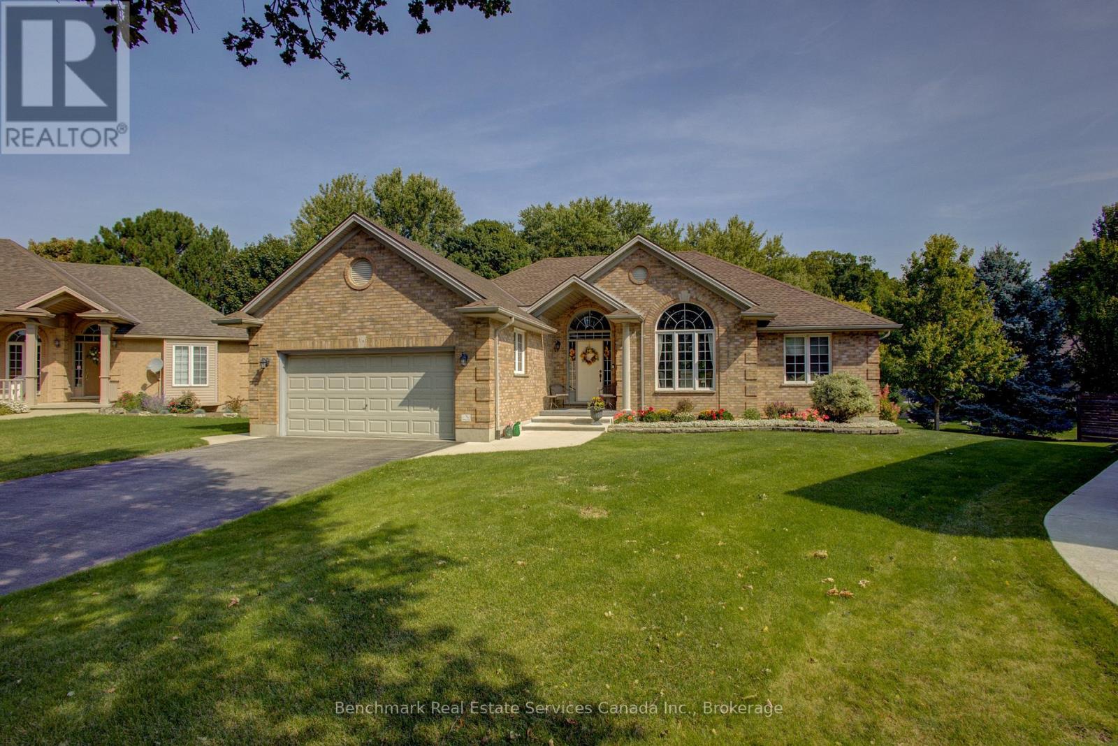10 OAKWOOD COURT, St. Marys, Ontario