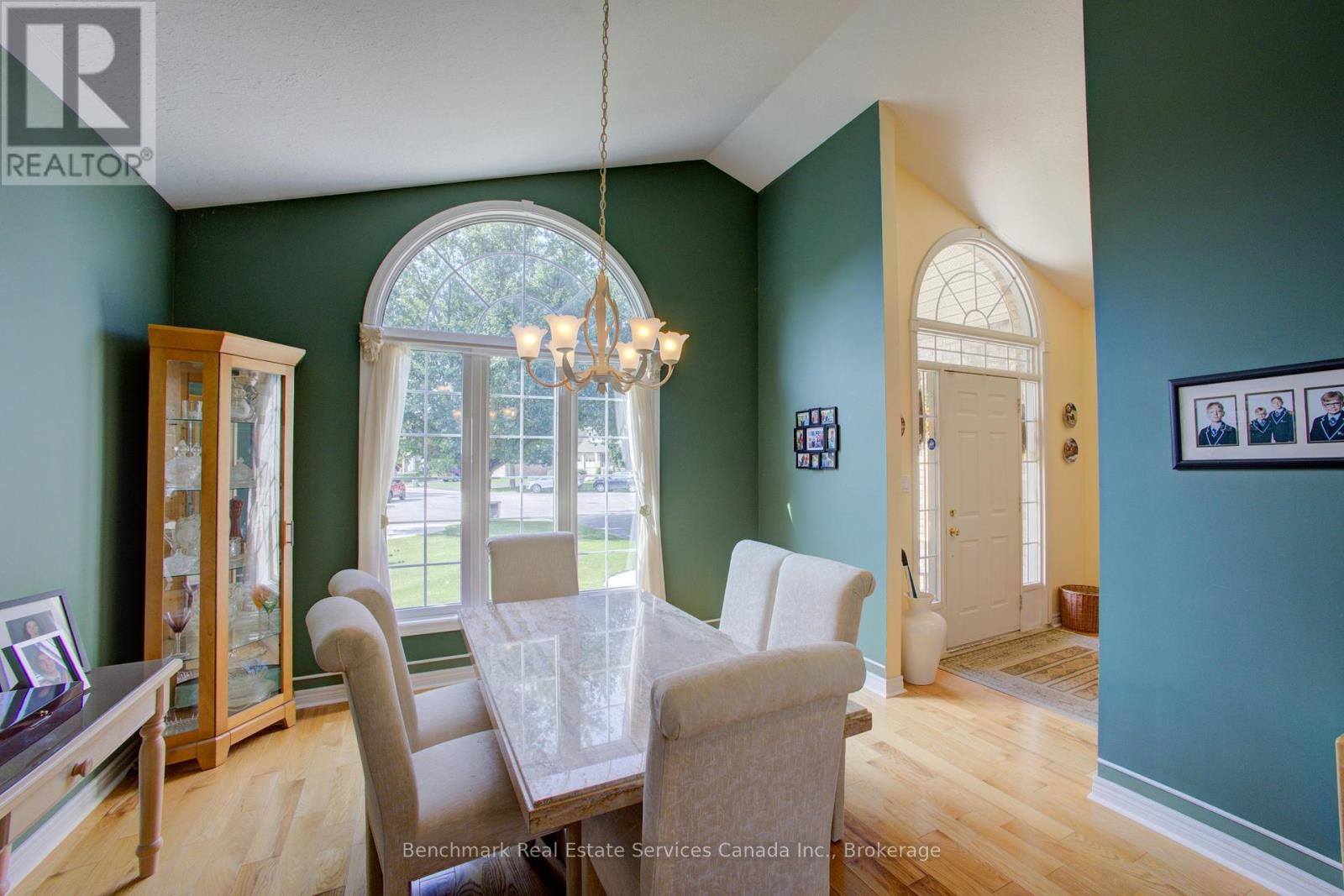 10 Oakwood Court, St. Marys, Ontario  N4X 1A5 - Photo 15 - X12404358