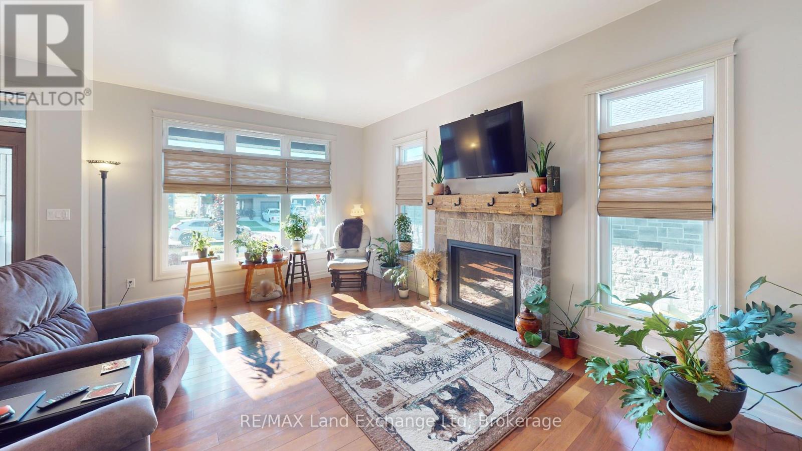 661 Gloria Street, North Huron, Ontario  N0M 1H0 - Photo 8 - X12404381