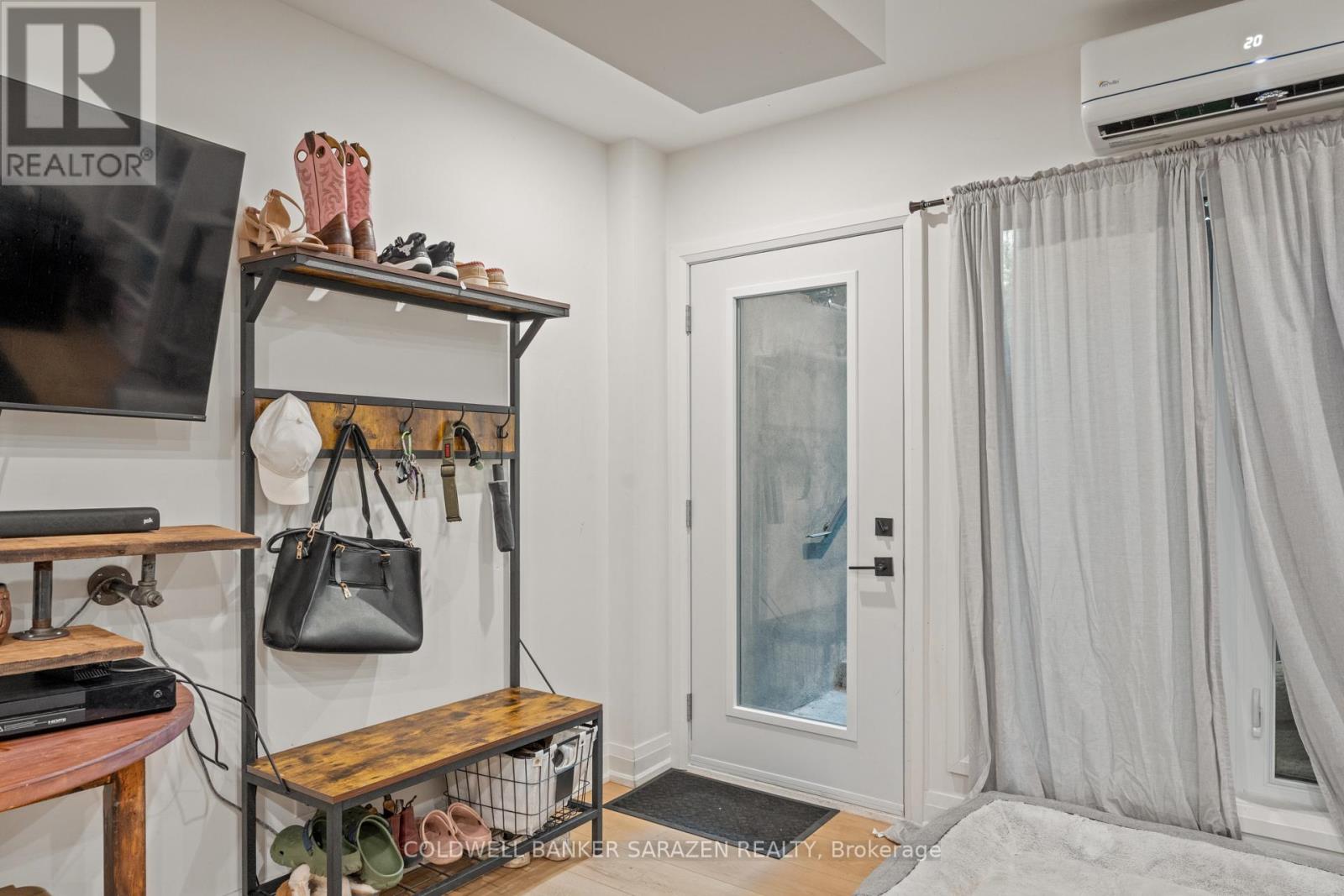 B - 31 Commanda Way, Ottawa, Ontario  K1M 1G1 - Photo 4 - X12404349