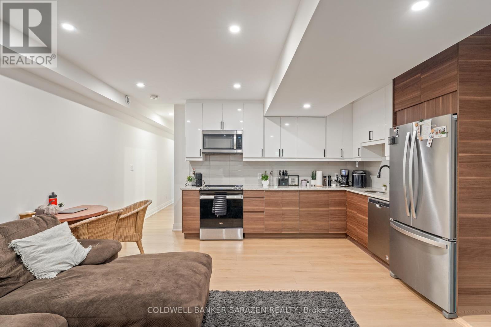 B - 31 Commanda Way, Ottawa, Ontario  K1M 1G1 - Photo 5 - X12404349