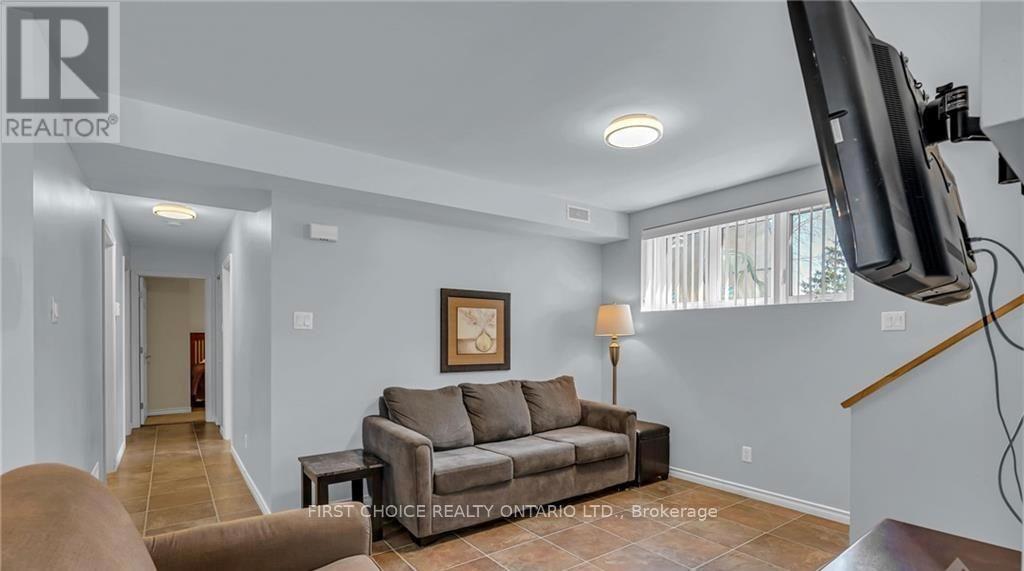 1547 Vercheres Street, Ottawa, Ontario  K1C 7C7 - Photo 17 - X12404404