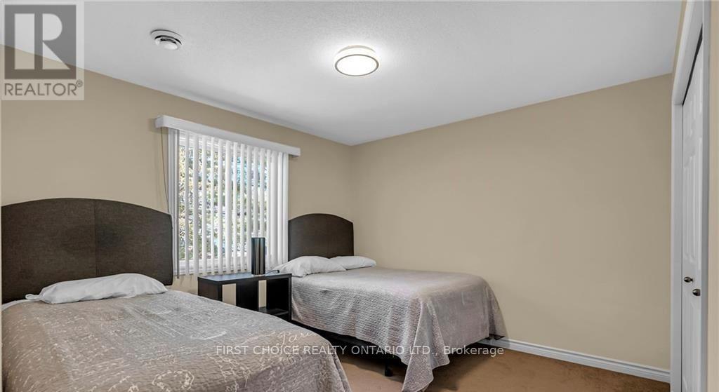 1547 Vercheres Street, Ottawa, Ontario  K1C 7C7 - Photo 22 - X12404404