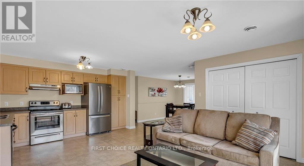 1547 Vercheres Street, Ottawa, Ontario  K1C 7C7 - Photo 27 - X12404404