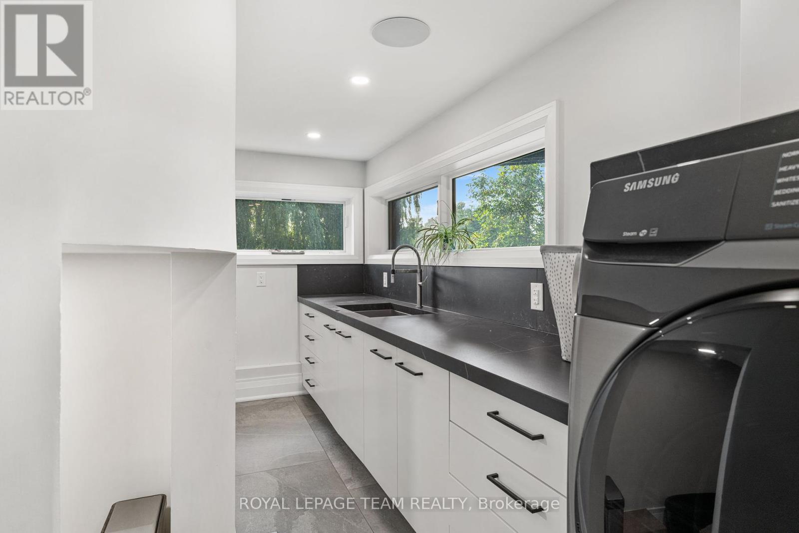 2318 Summerside Drive, Ottawa, Ontario  K4M 1B4 - Photo 17 - X12404457