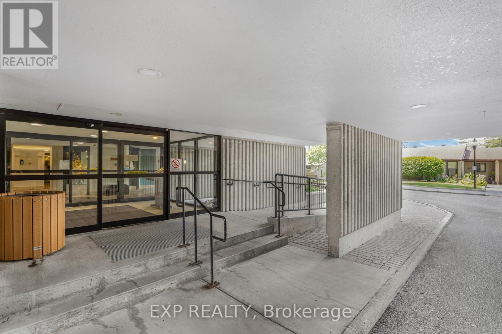 1501 - 1081 Ambleside Drive, Ottawa, Ontario  K2B 8C8 - Photo 3 - X12404484