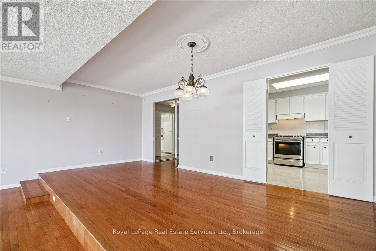 508 - 2185 Marine Drive, Oakville, Ontario  L6L 5L6 - Photo 12 - W12404347