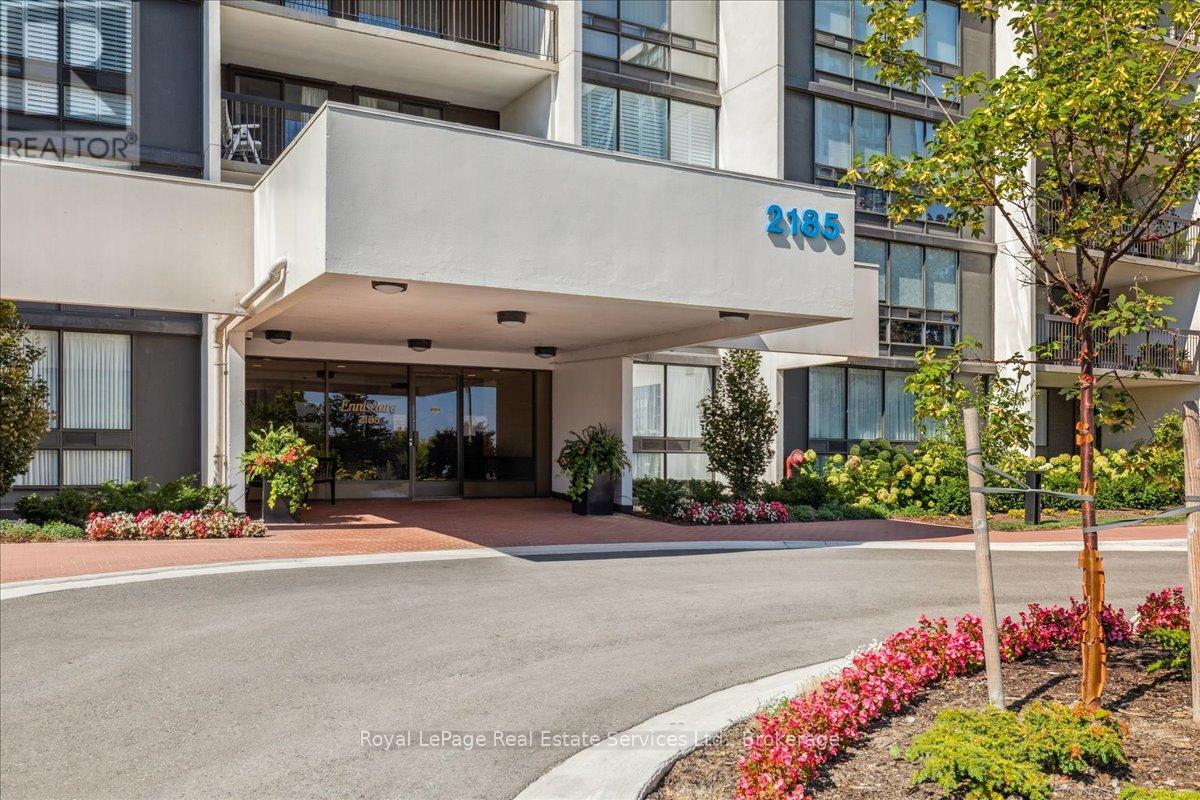 508 - 2185 Marine Drive, Oakville, Ontario  L6L 5L6 - Photo 3 - W12404347