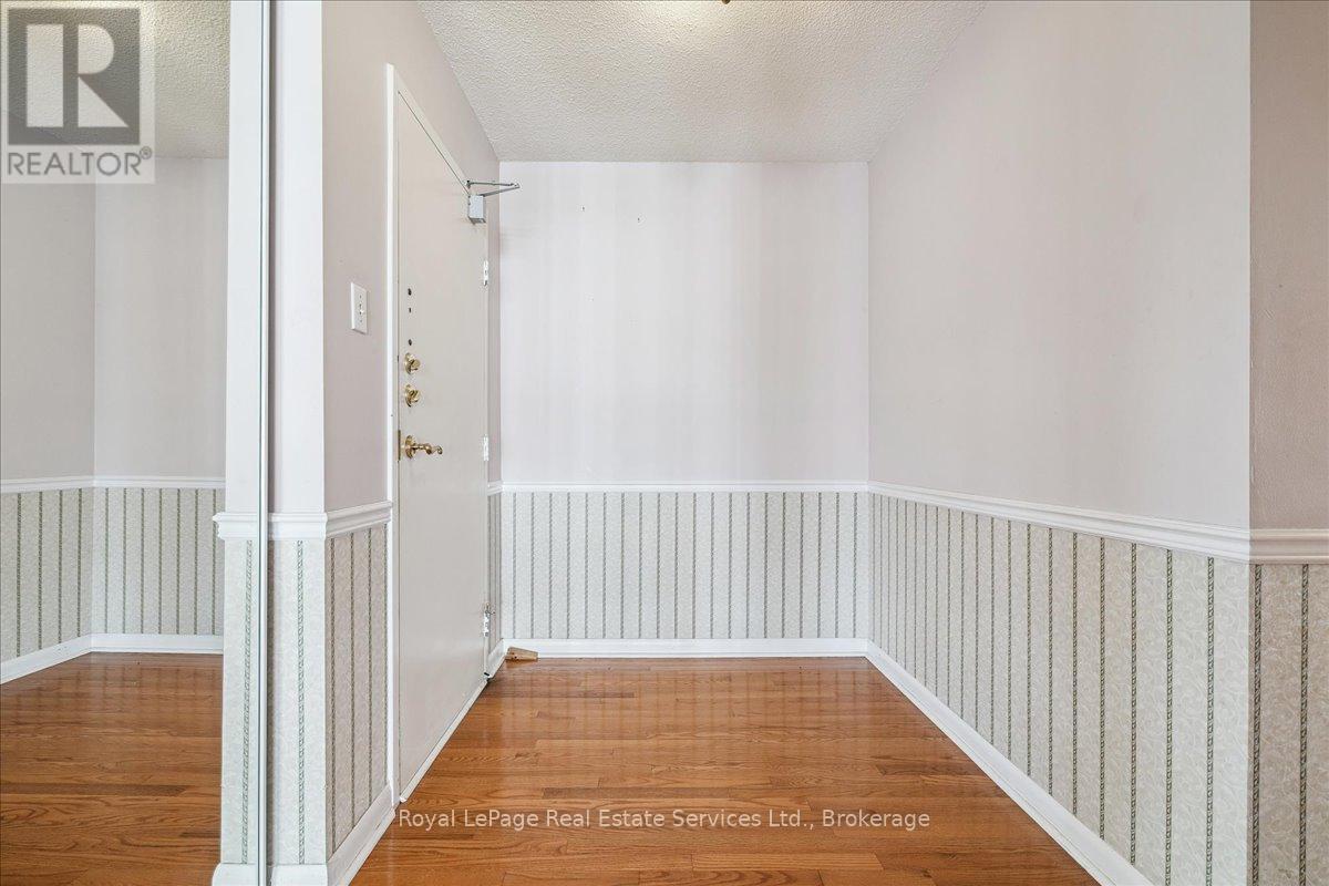 508 - 2185 Marine Drive, Oakville, Ontario  L6L 5L6 - Photo 4 - W12404347