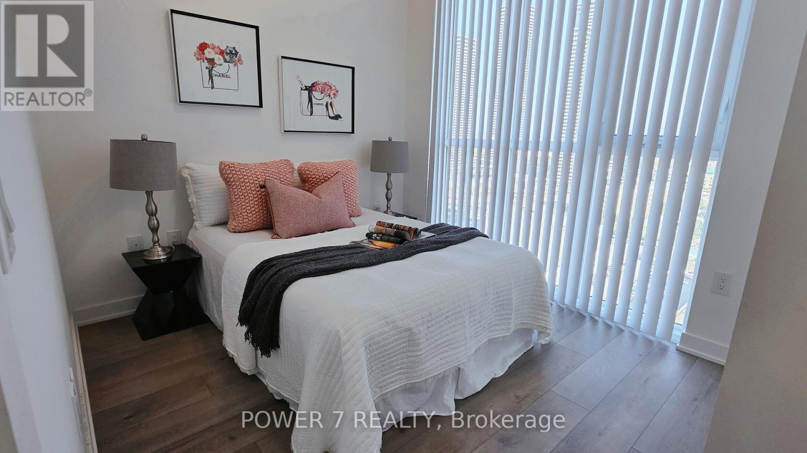 1801 - 10 Honeycrisp Crescent, Vaughan, Ontario  L4K 0M7 - Photo 5 - N12368135