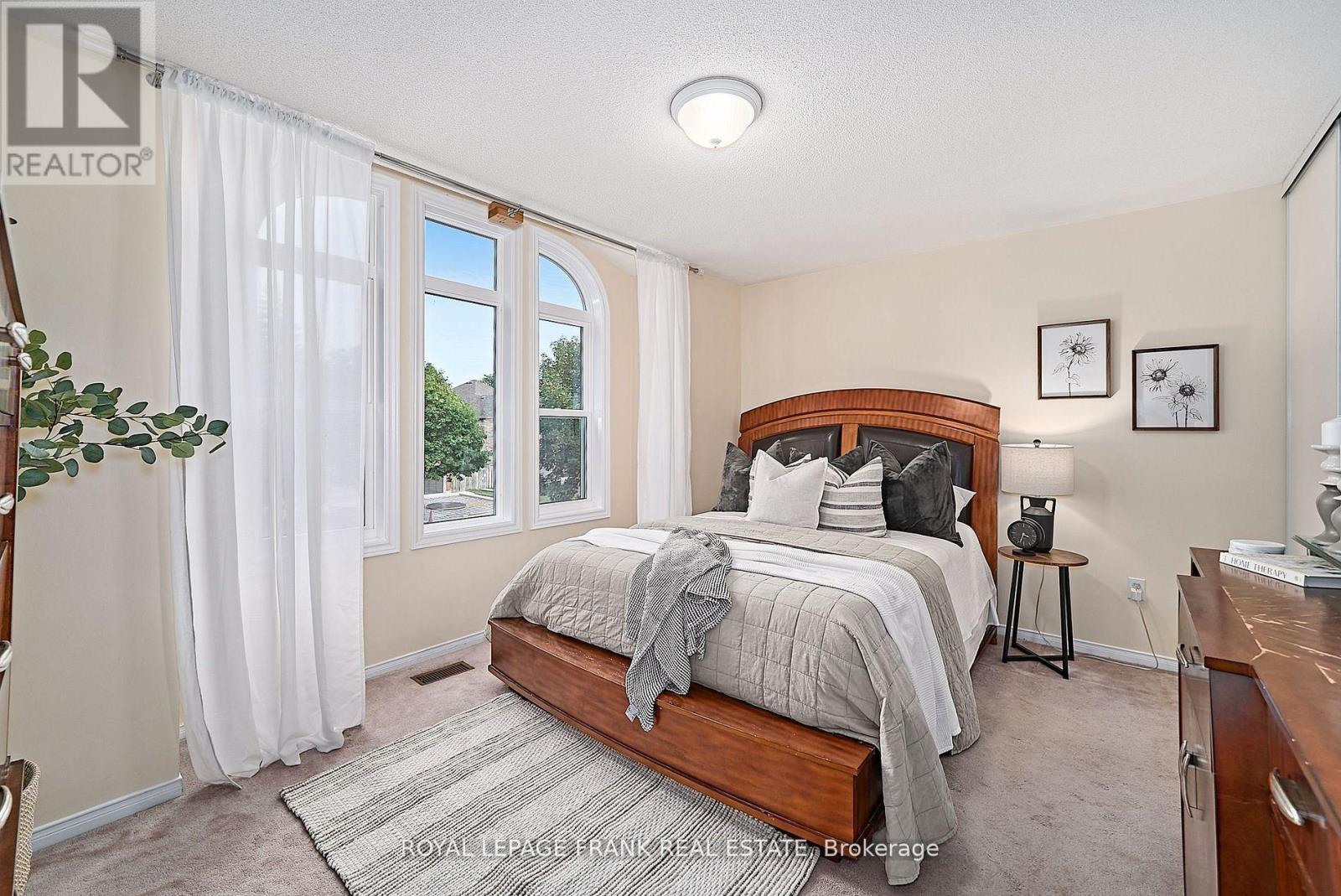 54 Gartshore Drive, Whitby, Ontario  L1P 1N6 - Photo 26 - E12404416