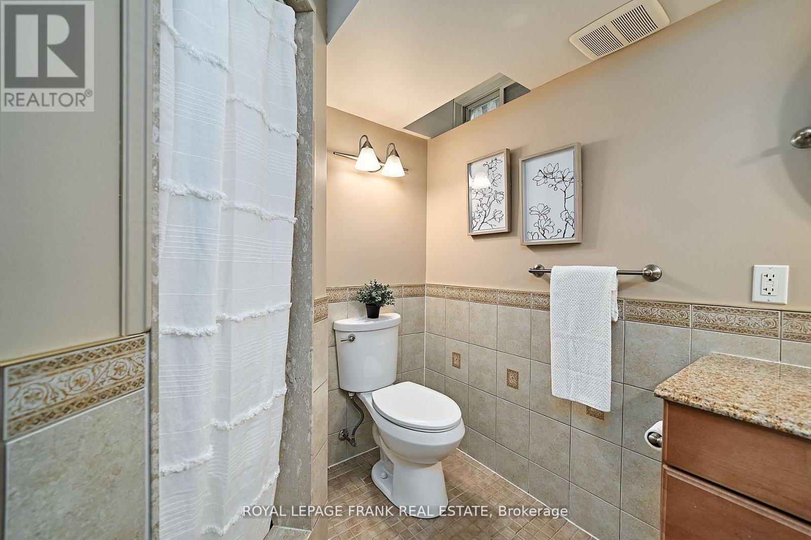 54 Gartshore Drive, Whitby, Ontario  L1P 1N6 - Photo 36 - E12404416