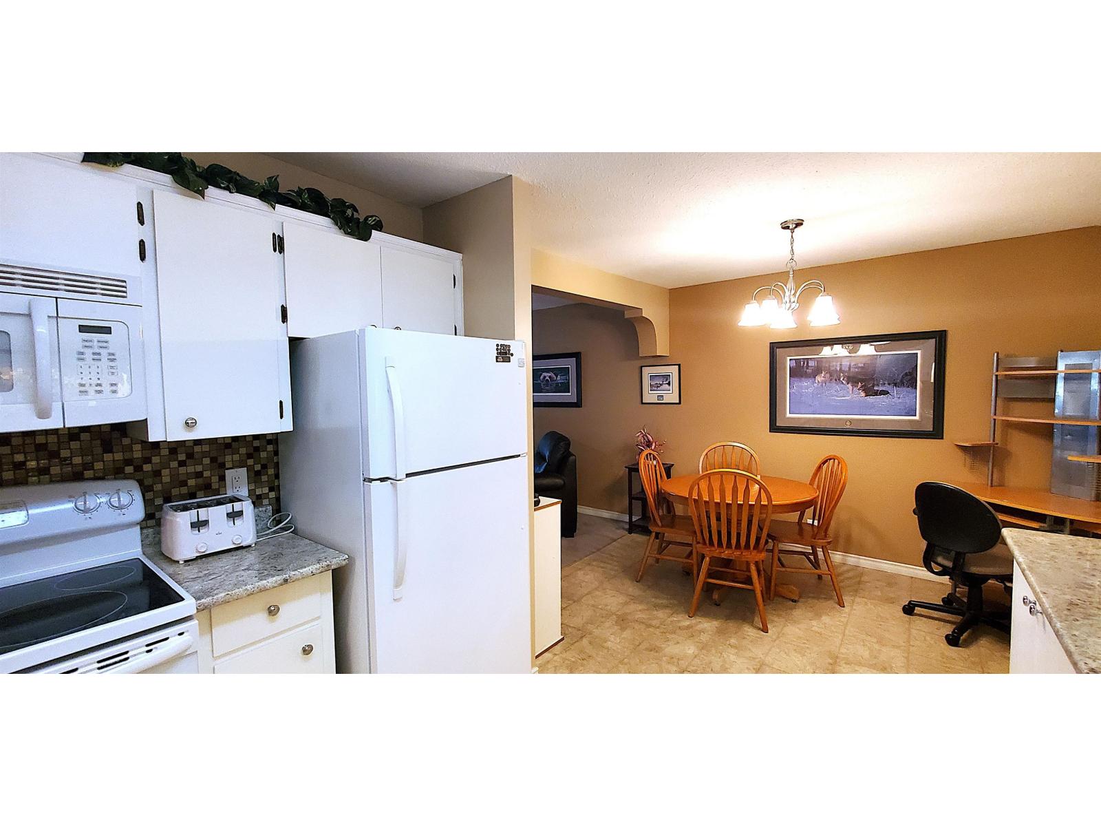 202 33464 George Ferguson Way, Abbotsford, British Columbia  V2S 2L8 - Photo 3 - R3047740