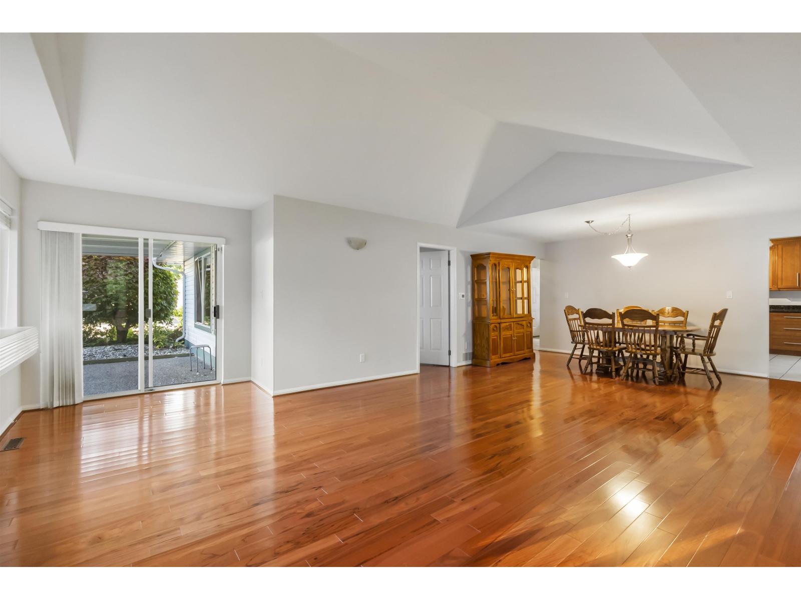 115 10172 141 Street, Surrey, British Columbia  V3T 4P6 - Photo 13 - R3047720