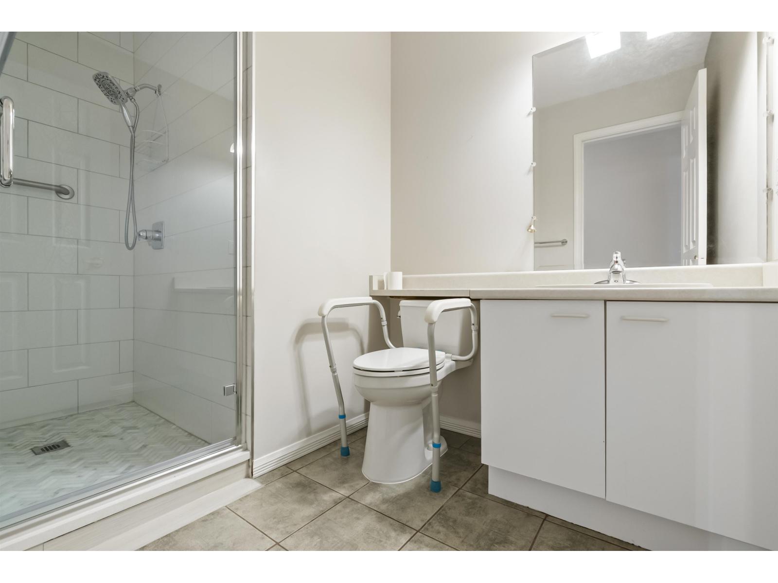 115 10172 141 Street, Surrey, British Columbia  V3T 4P6 - Photo 16 - R3047720
