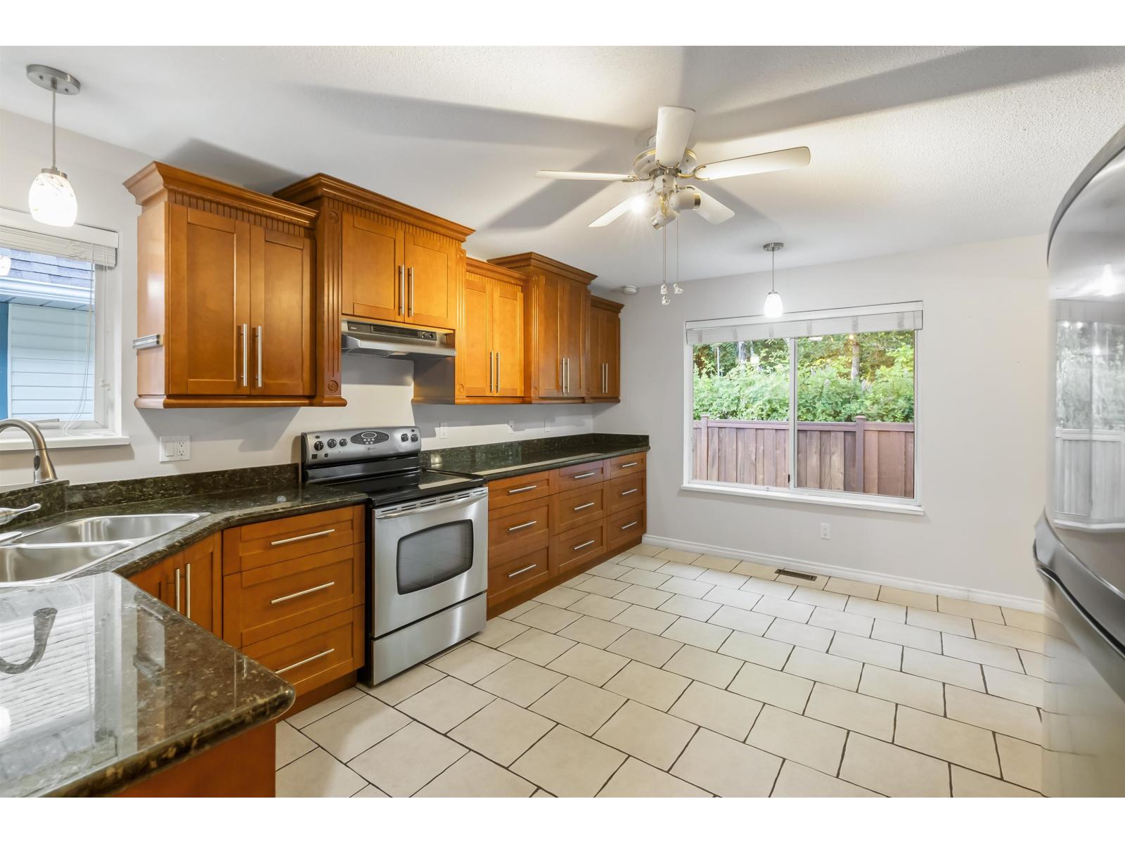 115 10172 141 Street, Surrey, British Columbia  V3T 4P6 - Photo 2 - R3047720