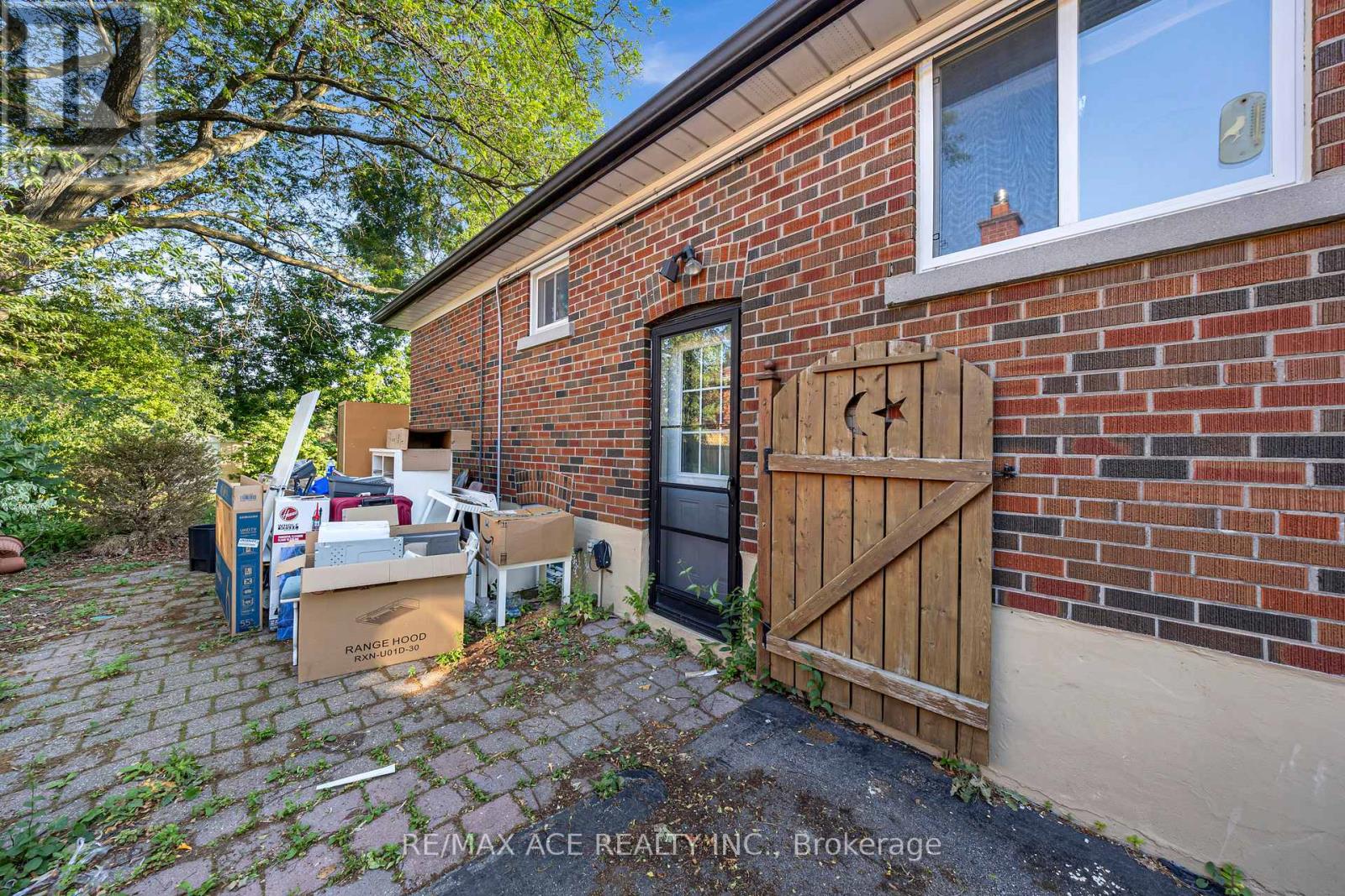 3 Hogan Drive, Toronto (Woburn), Ontario  M1G 2H1 - Photo 7 - E12404310