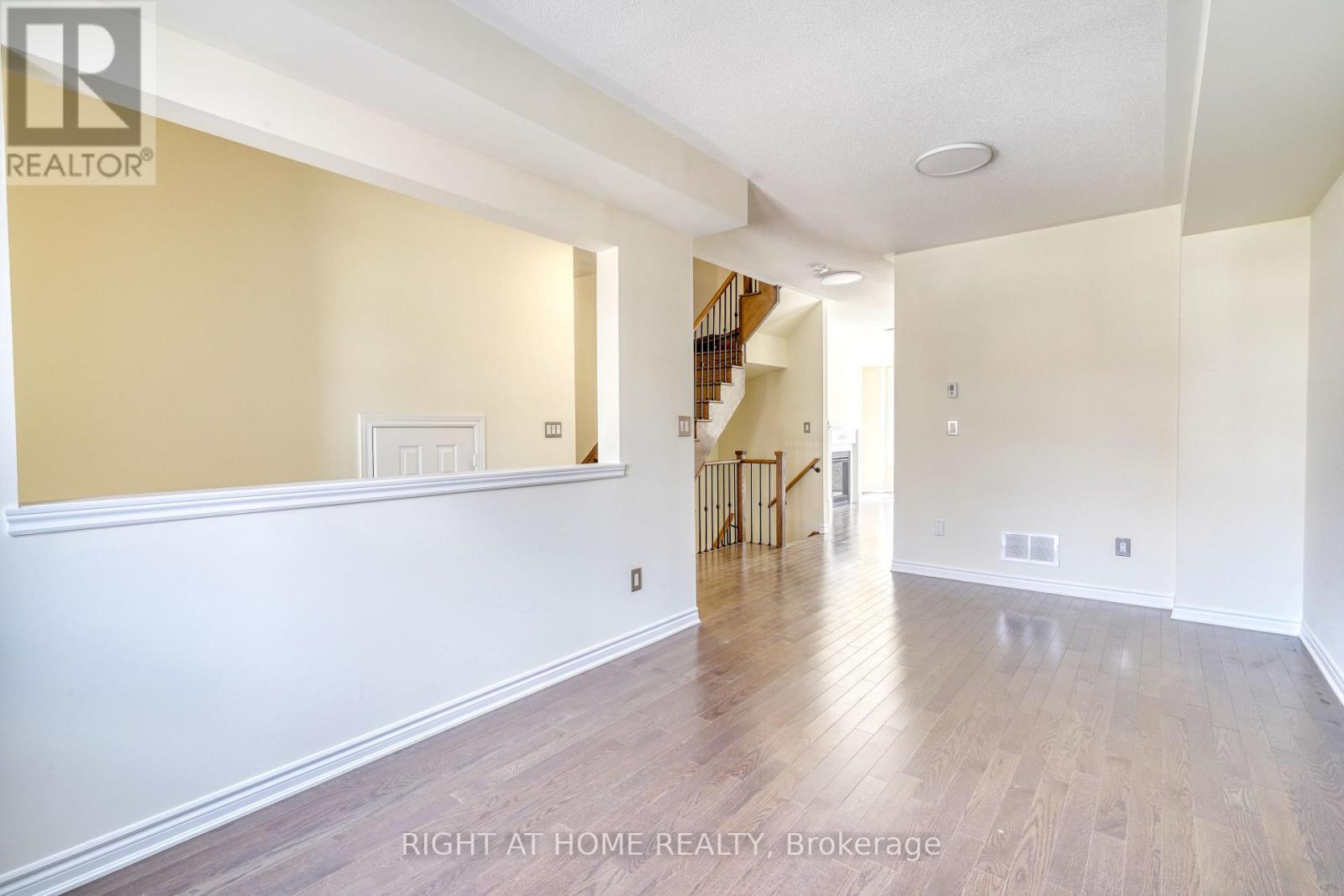 53 Sandwell Street, Vaughan, Ontario  L4H 4R2 - Photo 4 - N12404299