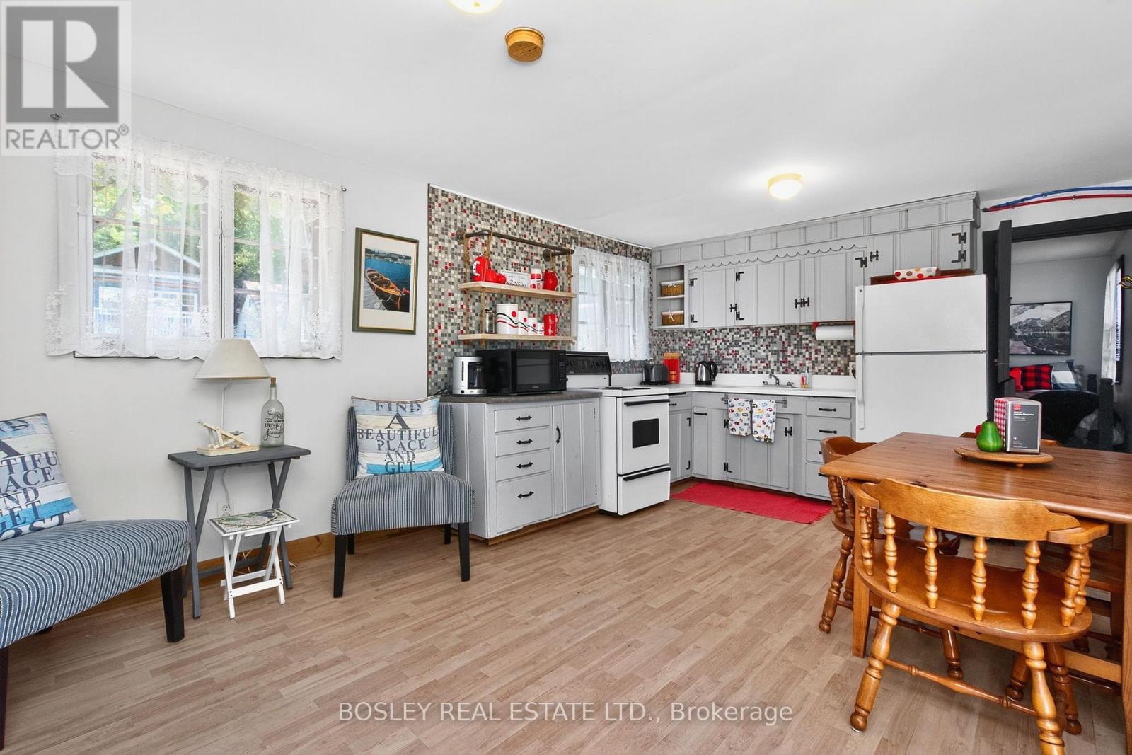 18 Tiny Beaches Road S, Tiny, Ontario  L0L 2J0 - Photo 12 - S12404329