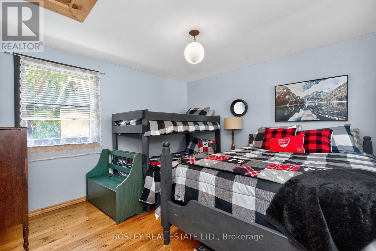 18 Tiny Beaches Road S, Tiny, Ontario  L0L 2J0 - Photo 13 - S12404329